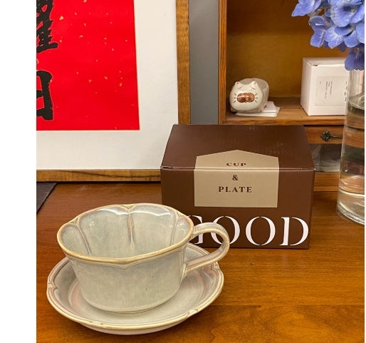Handmade retro Japanese-style ceramic coffee cup and saucer set – ivory-glazed 300ml mug with vintage scalloped edges