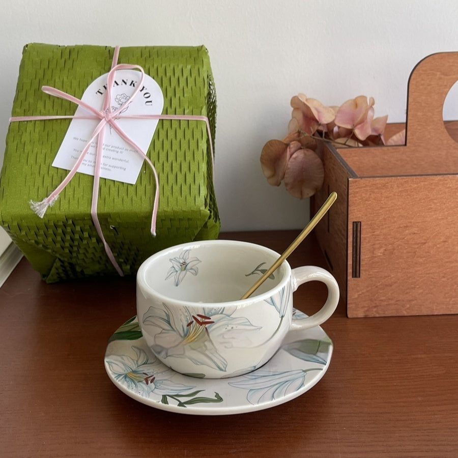 Exquisite Lily Wild ceramic cup & saucer with delicate lily motif – advanced pottery mug in round / petals design