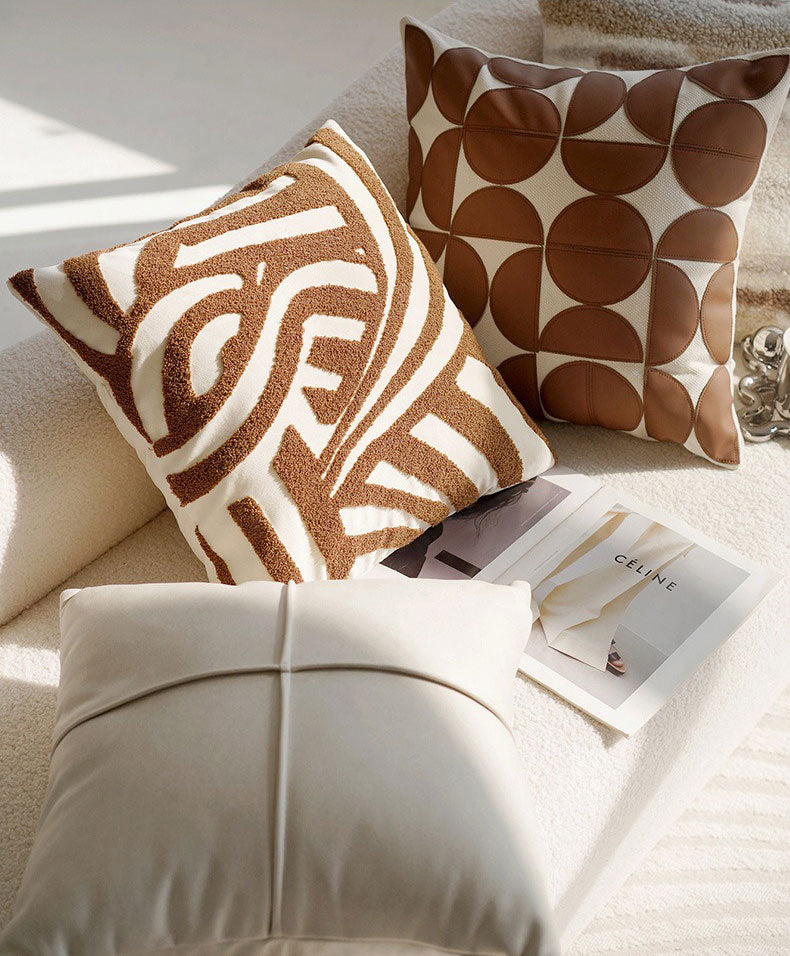 Throw Pillow Cover 17.7“ x 17.7" (45cm x 45cm) - Brown Swirl