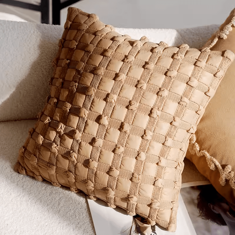 Throw Pillow Cover 17.7“ x 17.7 (45cm x 45cm) - Brown Bumps - Tiny Porcelain