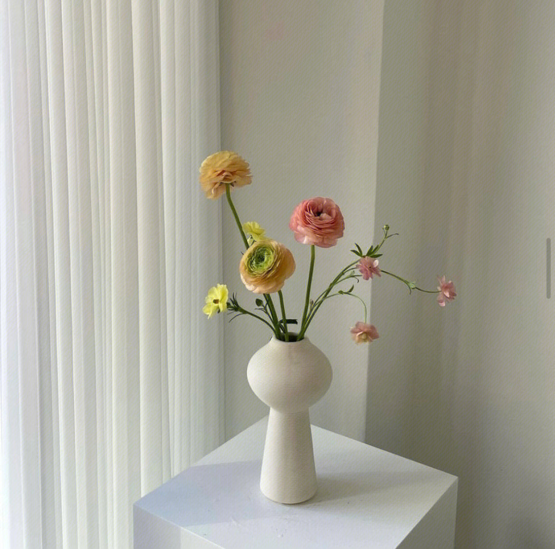 Japanese Style White Ceramic Vase Decorative Floral Vase